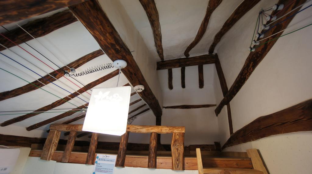 1928 Suimmaru Hanok Guesthouse Jeonju Zimmer foto